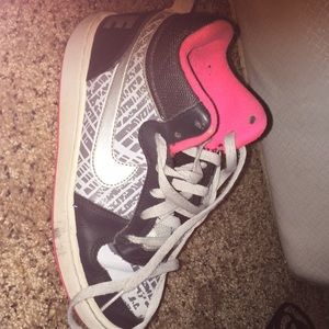 Shoes size 4 and 3 in kids